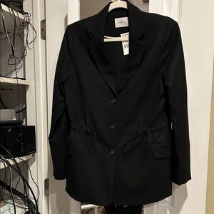 Elegant Black Blazer with Adjustable Waist
